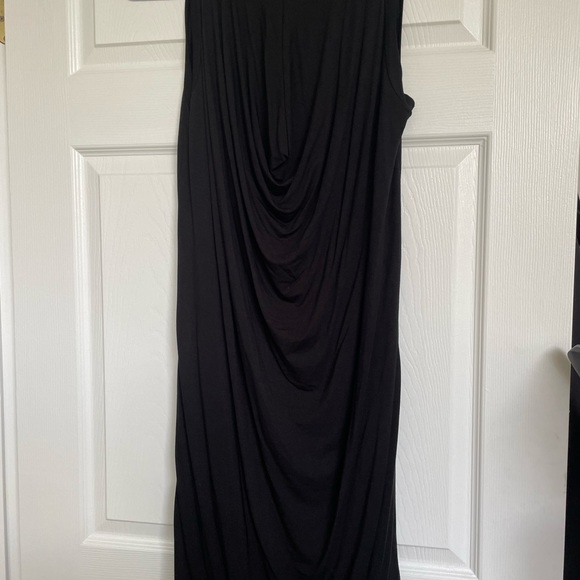 Saks Fifth Avenue jersey sleeveless dress. Black. Size medium. - Picture 3 of 4